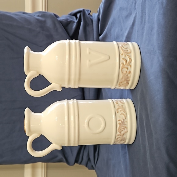 Home essentials and beyond set - Picture 5 of 9